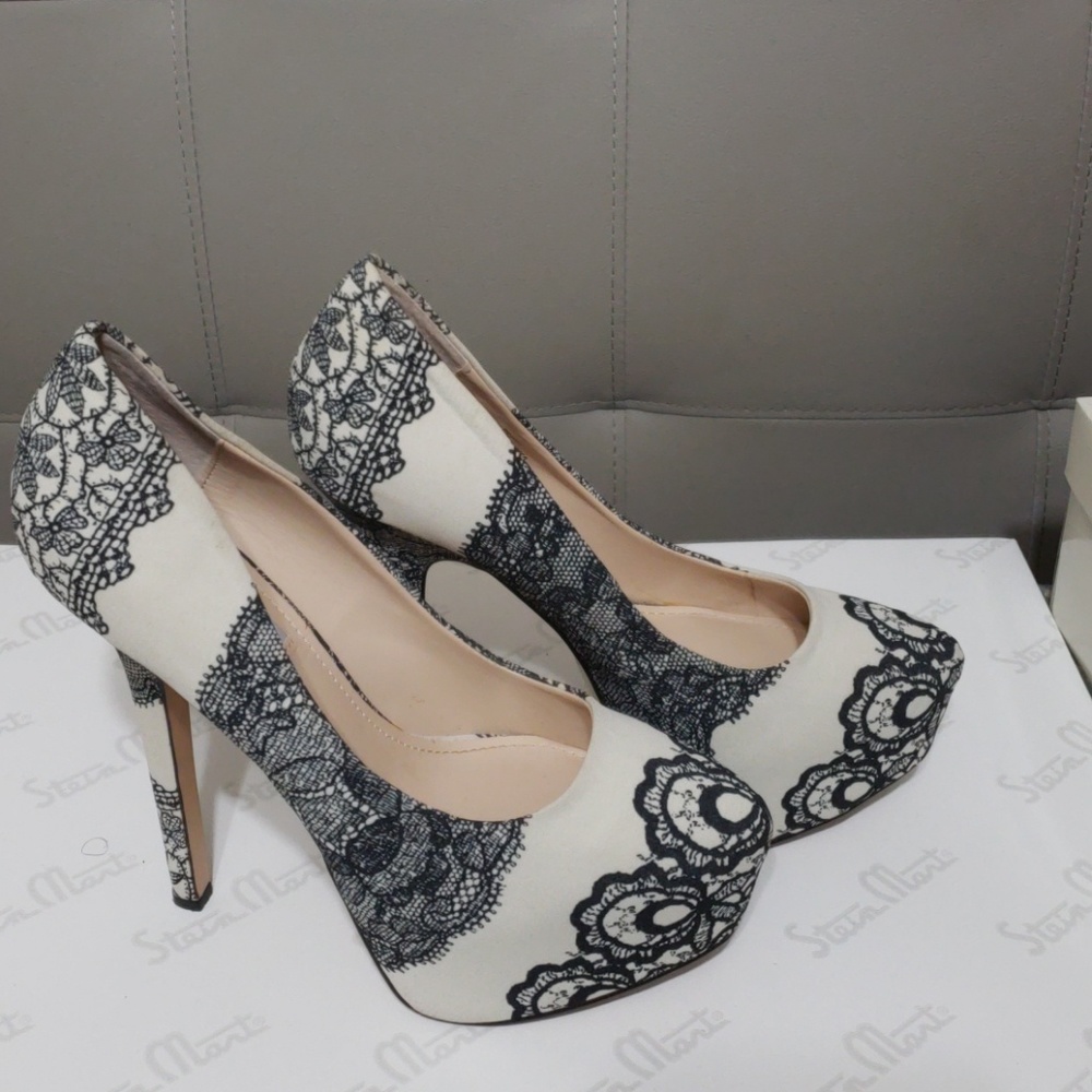 Steve Madden Platform pumps